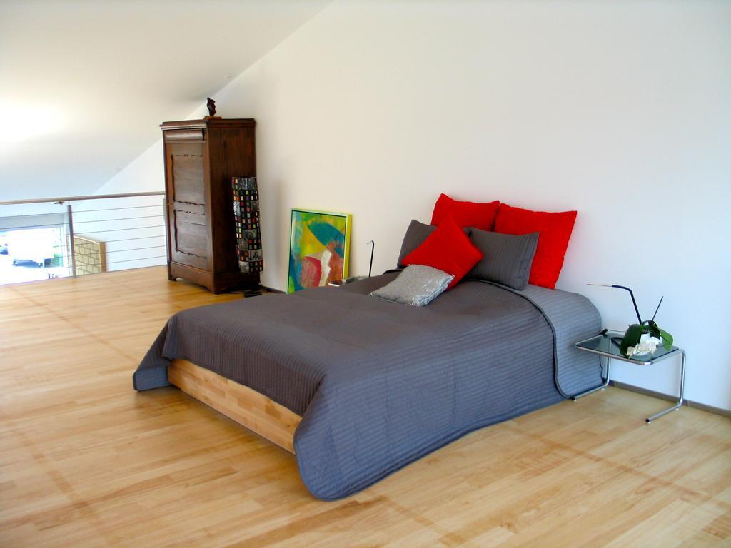 Artist'S Loft Zur Maloya Apartamento Ormalingen Quarto foto