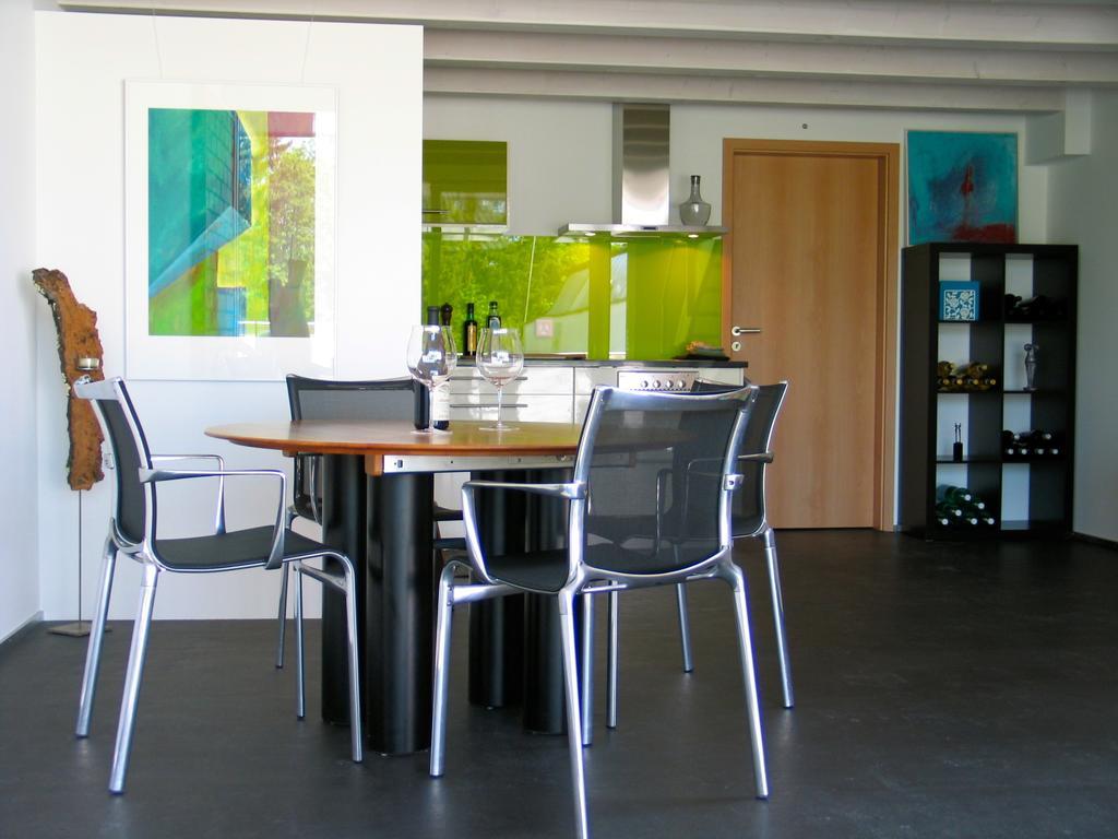 Artist'S Loft Zur Maloya Apartamento Ormalingen Quarto foto