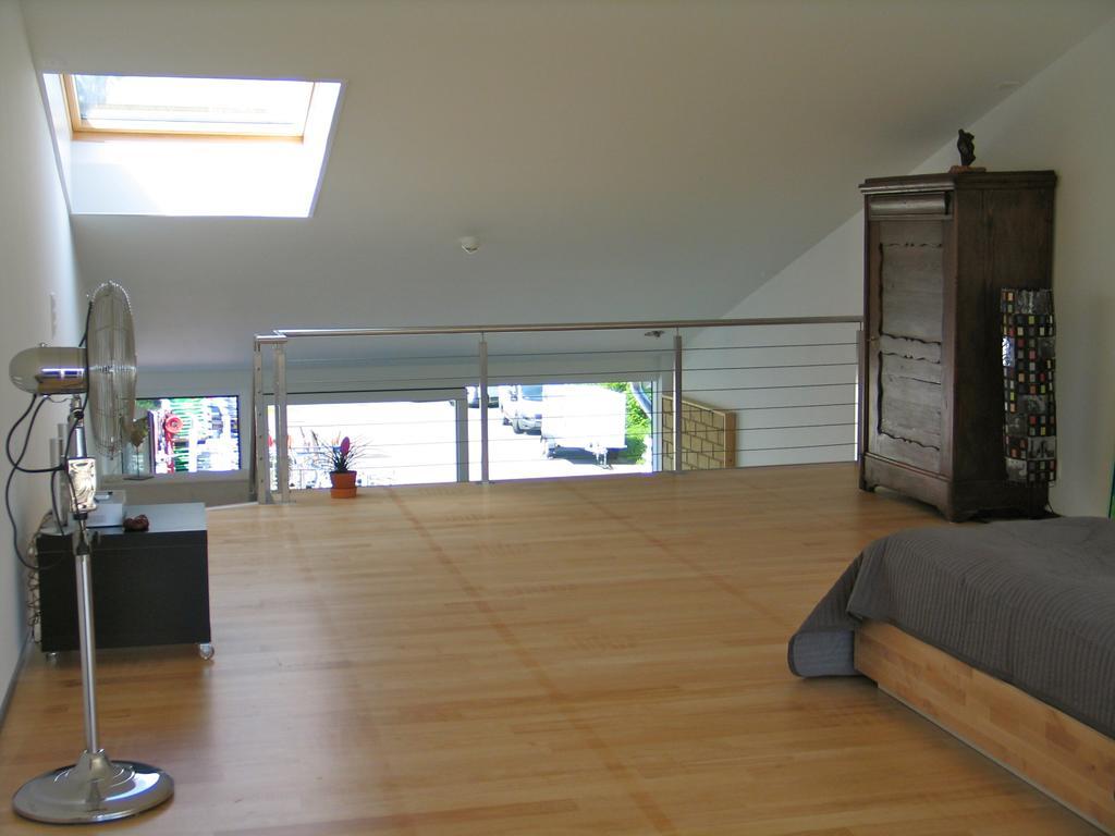 Artist'S Loft Zur Maloya Apartamento Ormalingen Quarto foto